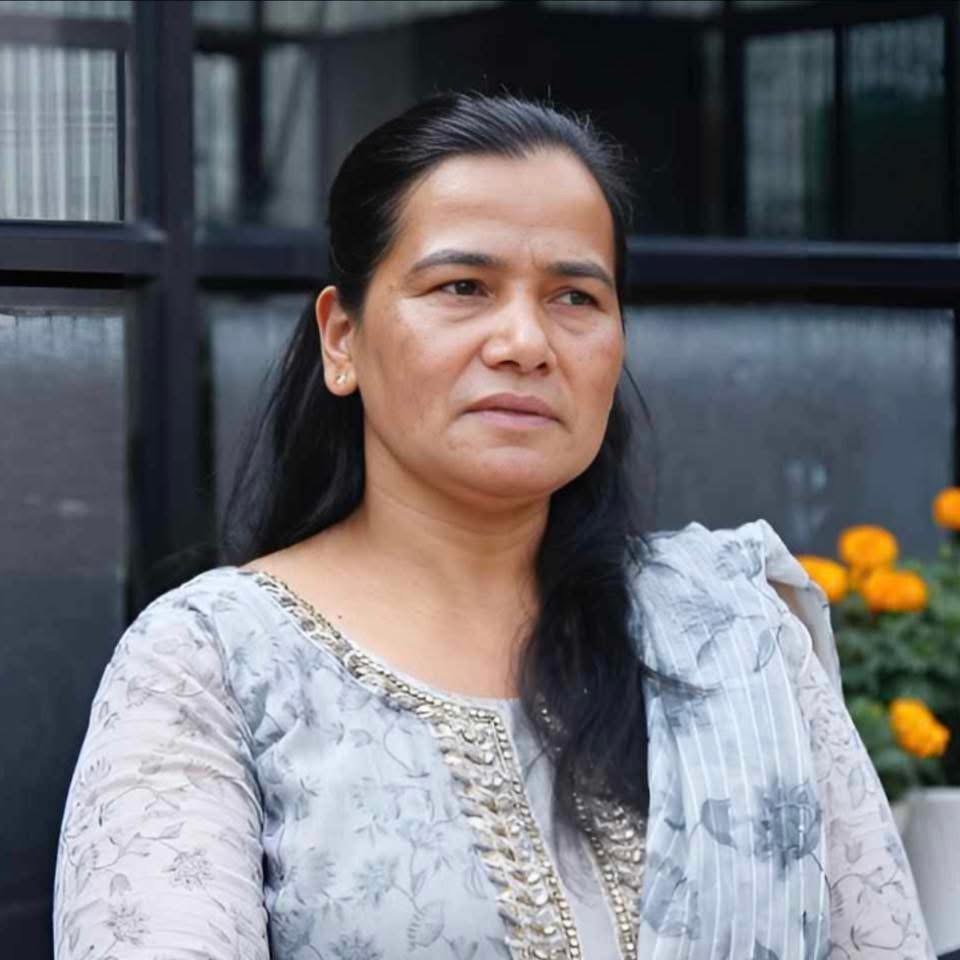 व्यस्त जिम्मेवारीका बीच पनि प्रथम श्रेणीमा डिग्री परीक्षा मा के सी उत्तीर्ण